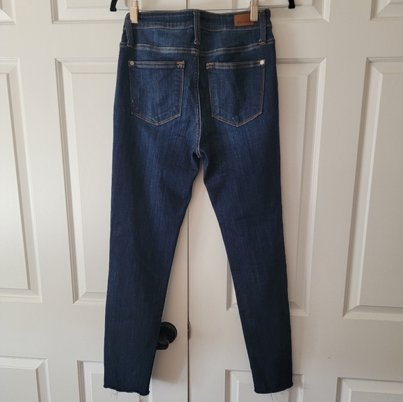 Judy Blue Jeans Women 5/27 Blue Jb82201dk Denim Raw Hem Skinny Fit Whiskered - Picture 4 of 4